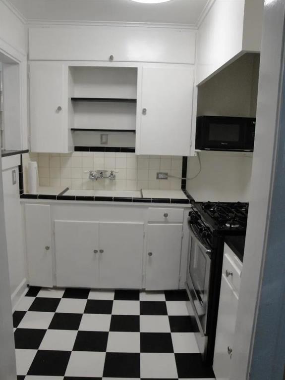 Building Photo - 2403 Jarratt Ave