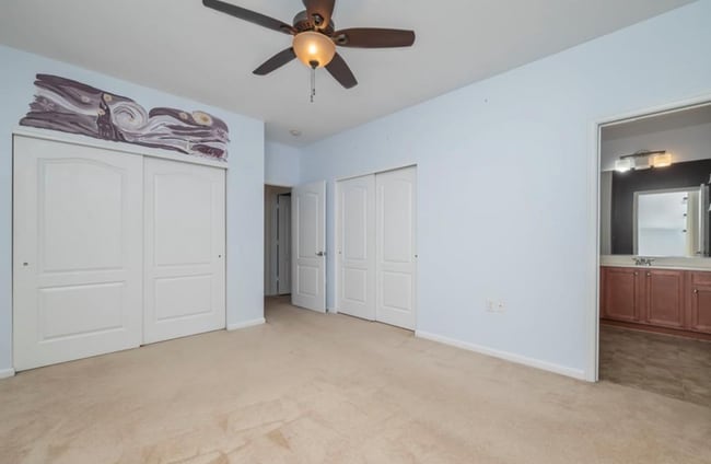 Building Photo - 920 Southmoor Dr