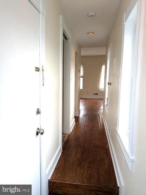 Building Photo - 1906 Fleet St