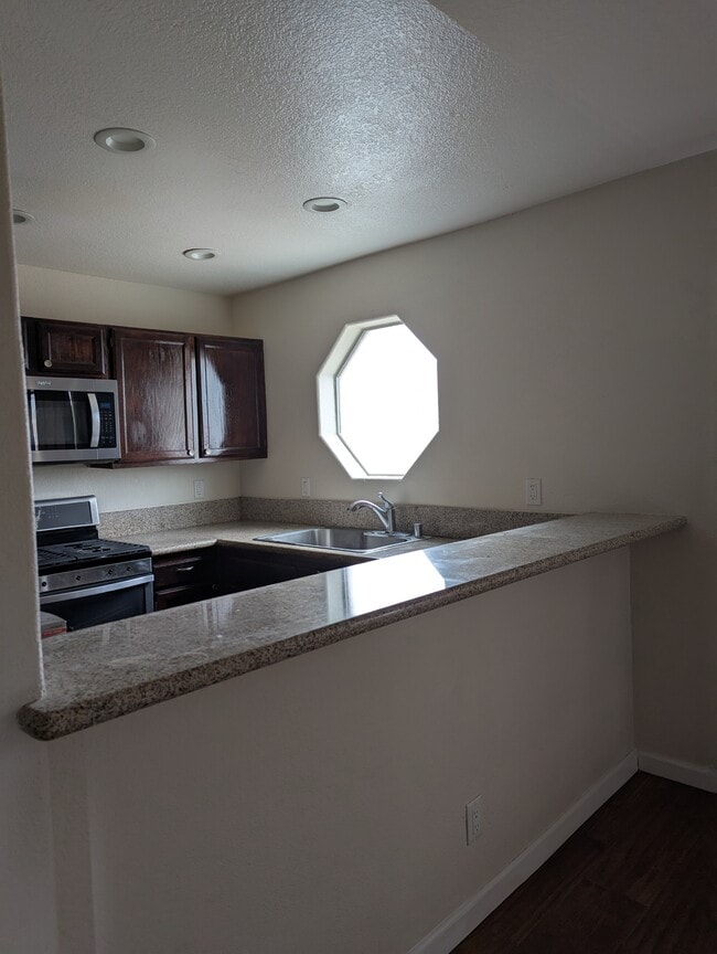 Building Photo - 5038 S Rainbow Blvd