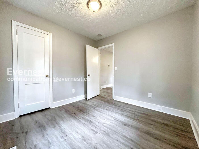 Building Photo - 2175 Pansy St NW