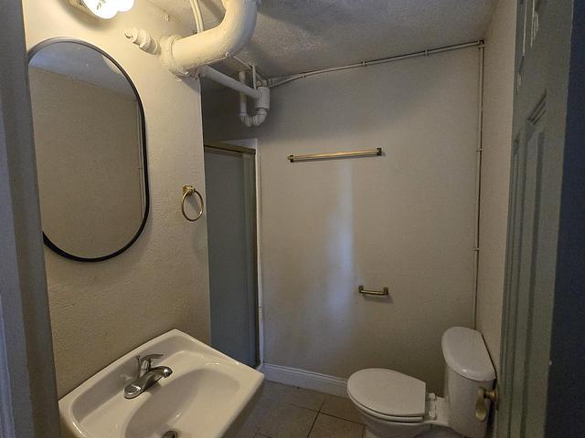 Building Photo - 605 S Fess Ave
