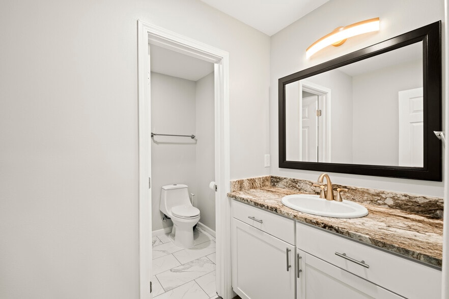 Building Photo - 812 2nd Ave N