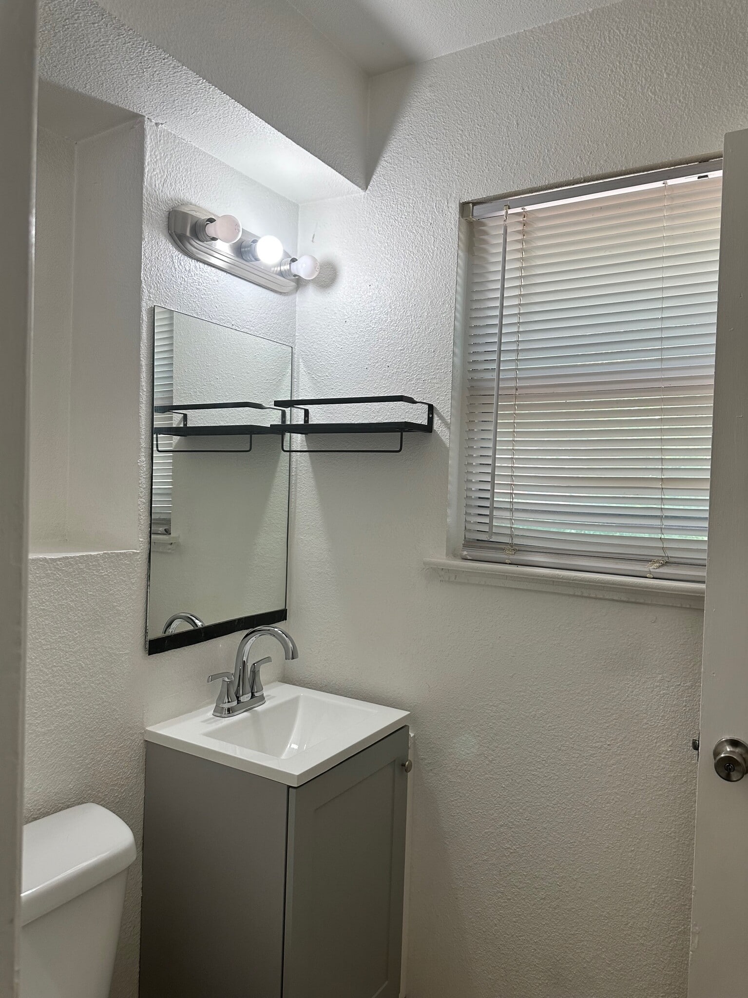 Building Photo - 3401 Princeton Dr