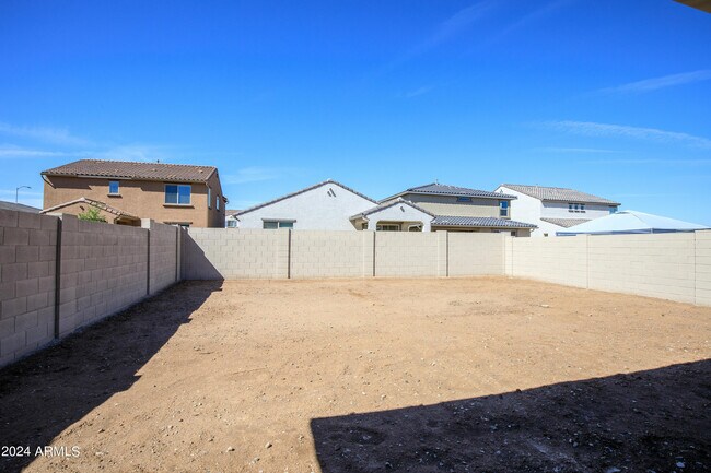 Building Photo - 8956 W Luke Ave