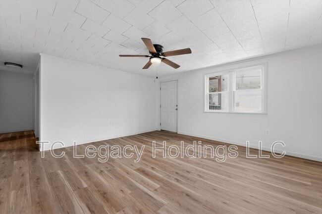 Building Photo - 218 George St