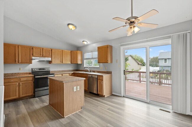 Building Photo - 679 Dundee Ct