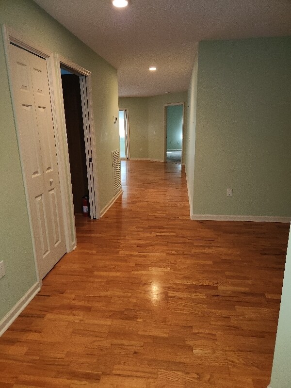 Building Photo - 1105 Estate Dr