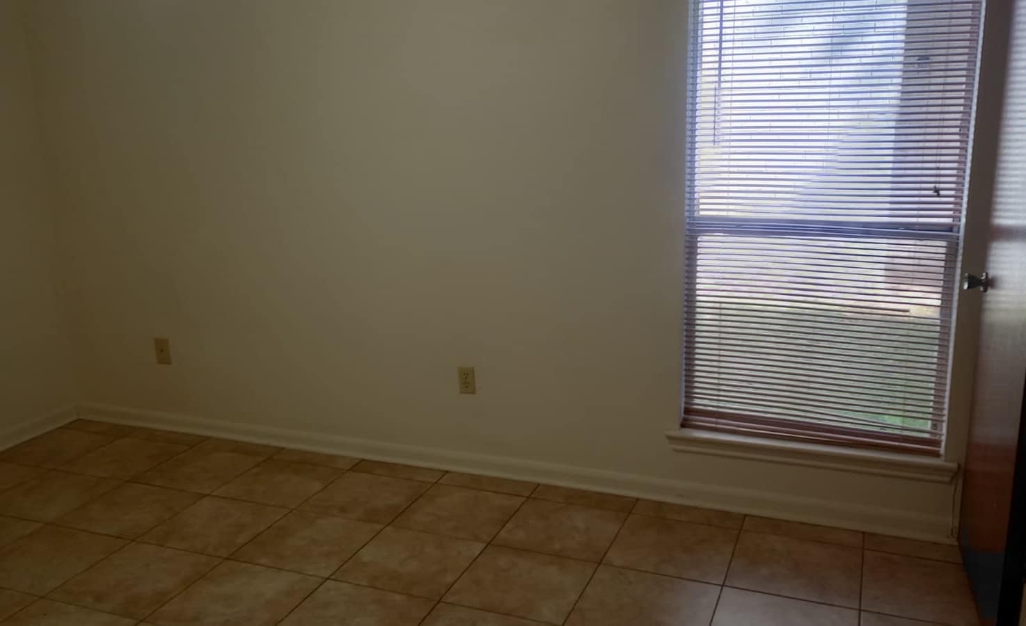 Building Photo - 7733 Bles Ave
