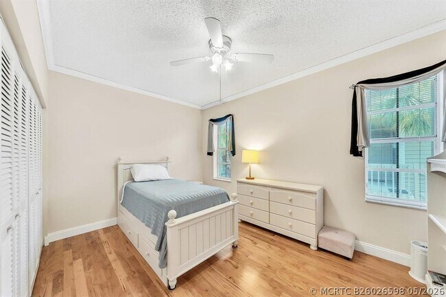 Building Photo - 7644 Elmridge Drive Unit 14U