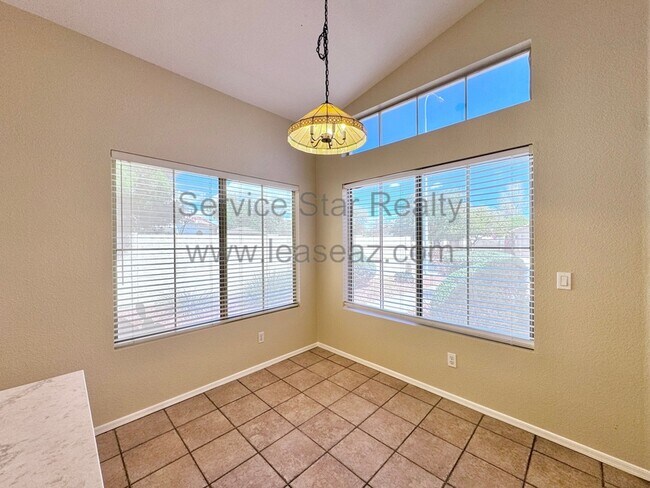 Building Photo - 2120 S Navajo Way