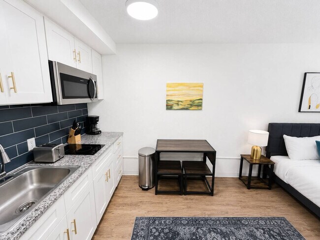 Building Photo - 824 Camino La Costa
