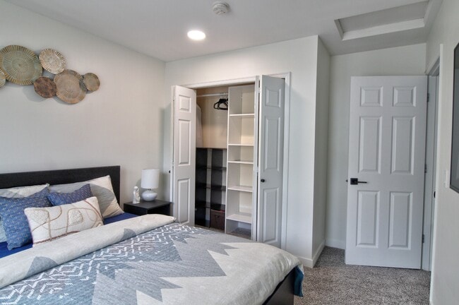 Building Photo - 940 223rd Pl NE