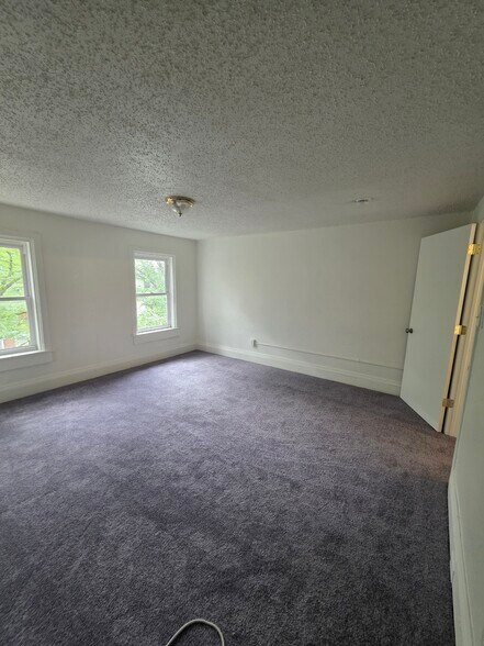 Building Photo - 708 Swede St