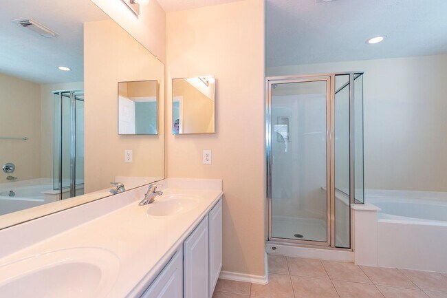 Building Photo - 25227 Boulder Bend Ln