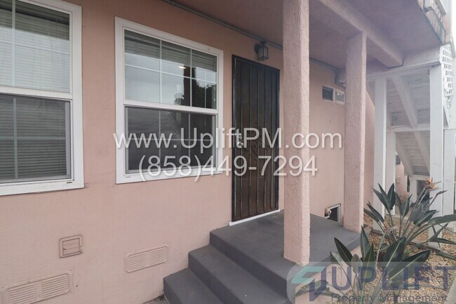 Building Photo - 4833 Castle Ave