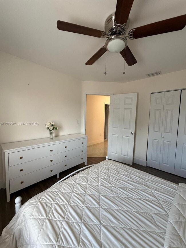 Building Photo - 2603 W 60th Pl