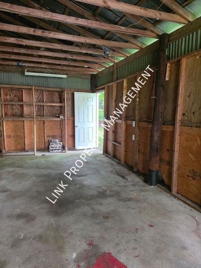 Building Photo - 2111 Mt Pisgah Rd