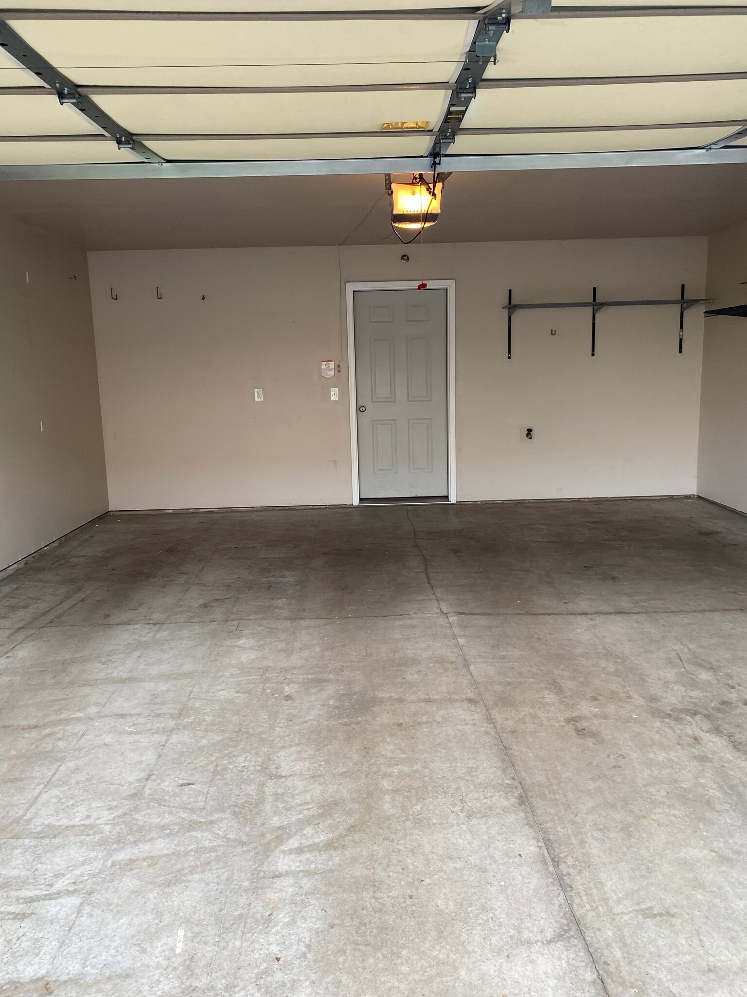 Garage - 371 Ojibway Path