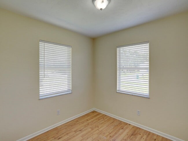 Building Photo - 279 Englar Dr