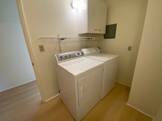 Building Photo - 11755 Tam O'Shanter Dr