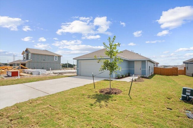 Building Photo - 1122 Newey Cir