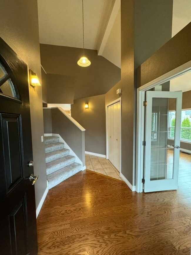 Building Photo - 4Bd/2.5Ba Maple Valley House