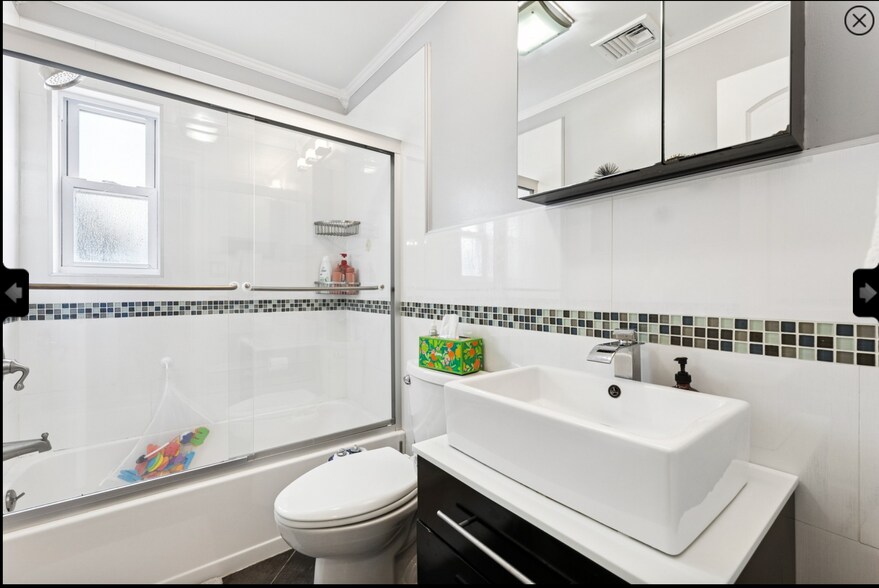 Main Floor Bathroom - 74 Spring Ave