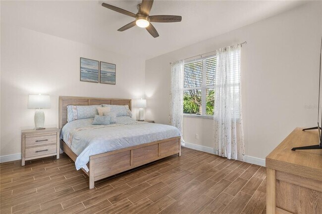 Building Photo - 1937 Scarlett Ave