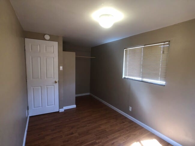 Building Photo - 441 Hazelton St