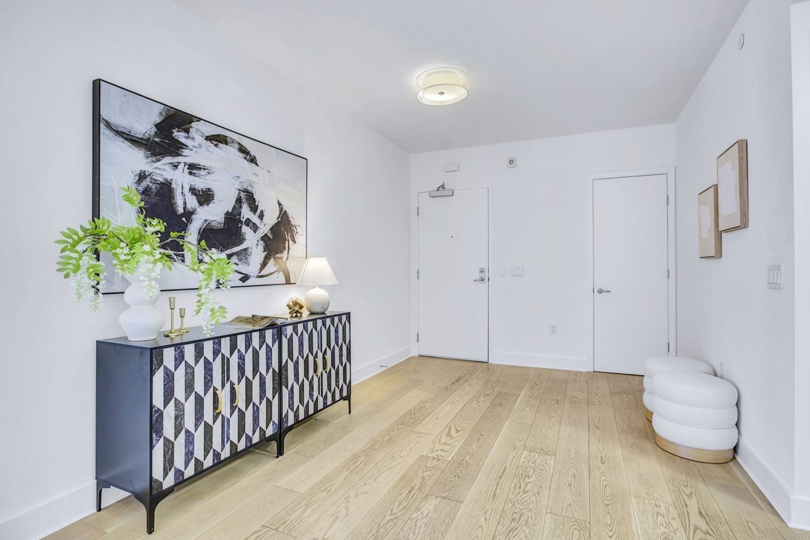 Building Photo - 1080 Sutter St