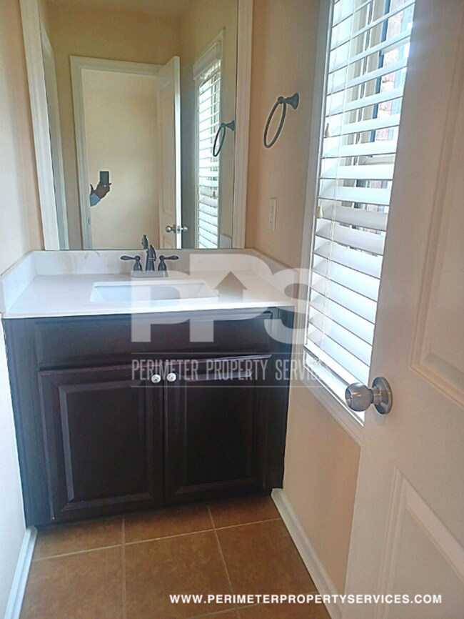 Building Photo - Dream house!! Come see it today!!