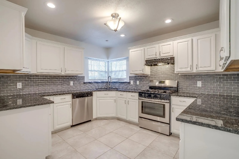 Building Photo - 701 Stonebrooke Dr