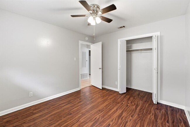 Building Photo - 2201 Lanier Dr