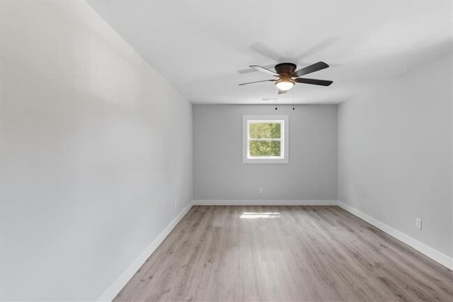 Building Photo - 96 Collins Rd