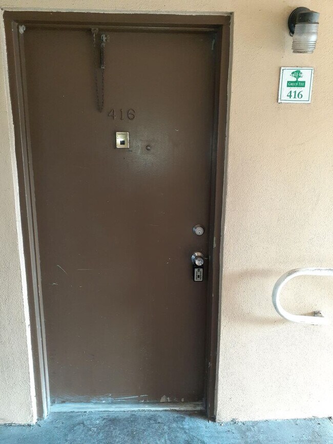 Building Photo - NICE UNIT FOR RENT!!! 2/2 EXCELLENT LOCATION!!