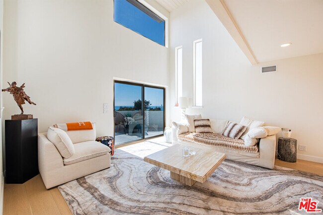 Building Photo - 31271 Bailard Rd