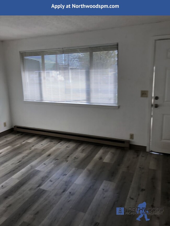 Building Photo - Nice 1 bedroom 1 bath in Grants Pass