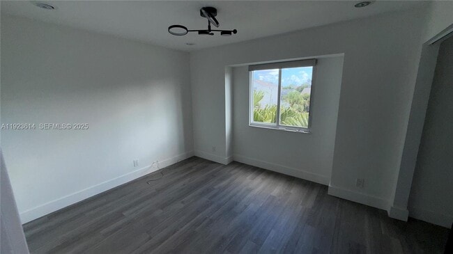 Building Photo - 18701 Shauna Manor Dr