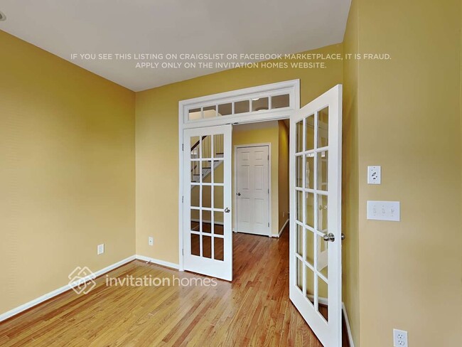 Building Photo - 10124 Rivendell Ln