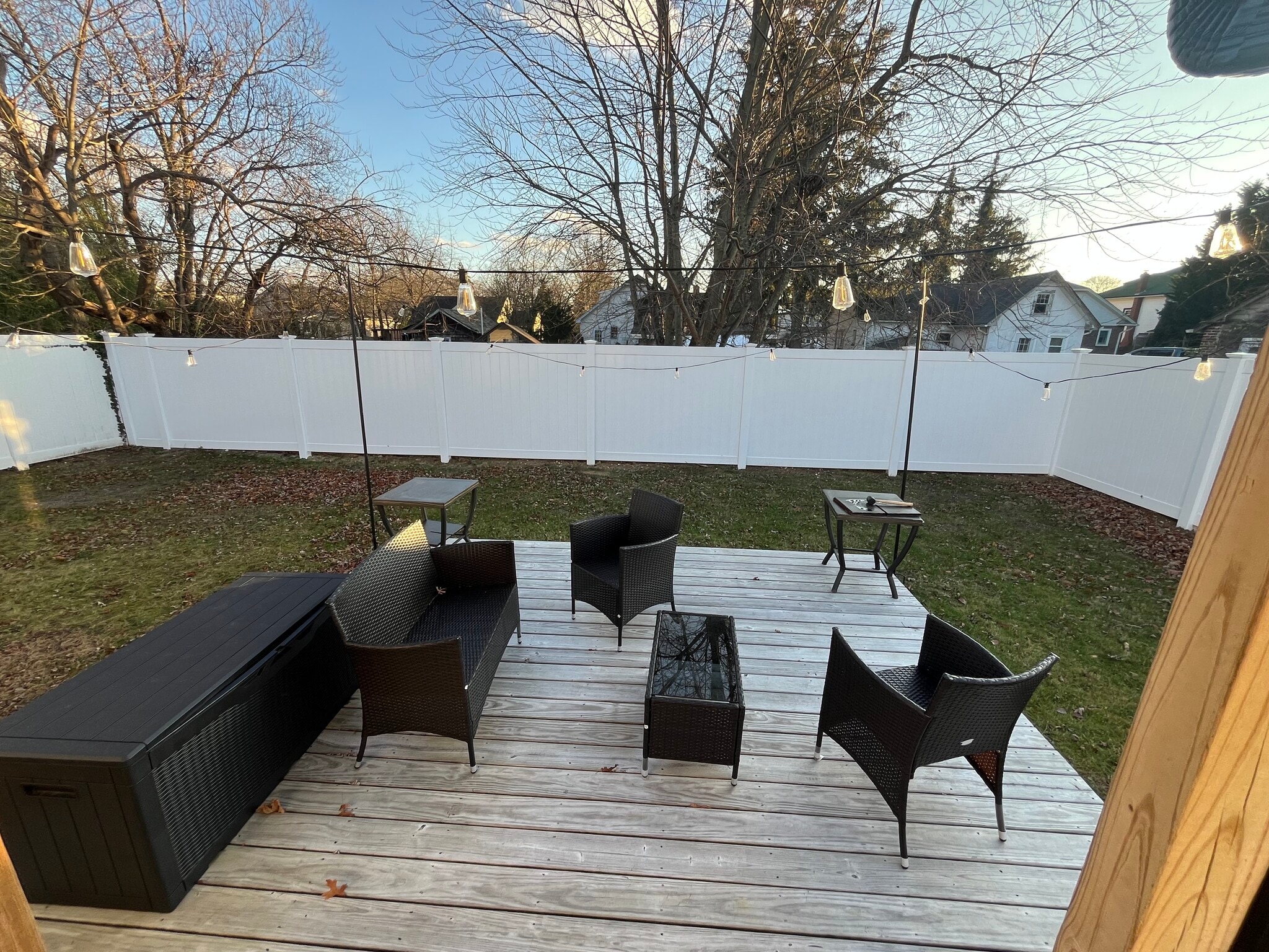 Fenced Back yard - 210 E Lakewood St