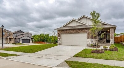 Building Photo - 612 McKenna Dr