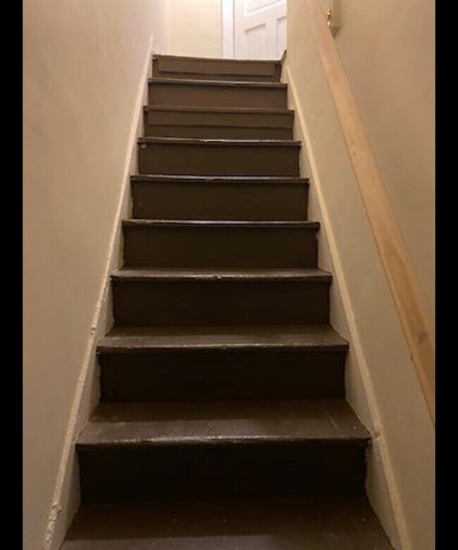 Building Photo - 272 N 5th St