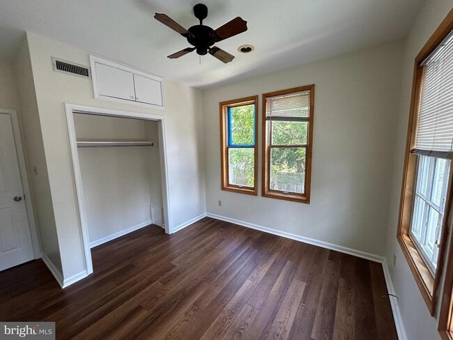 Building Photo - 209 Grayling Ave