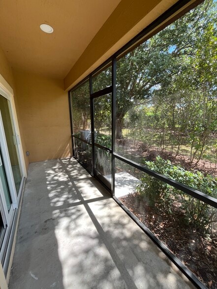 Building Photo - 2900 65th Dr