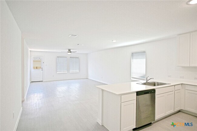 Building Photo - 1811 Lorena Wood