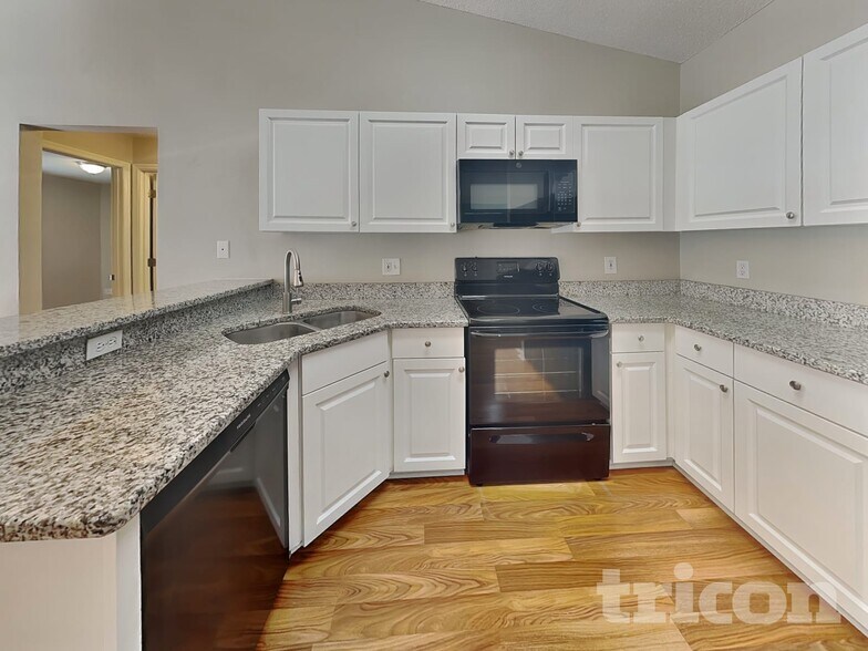 Building Photo - 17128 Woodcrest Way