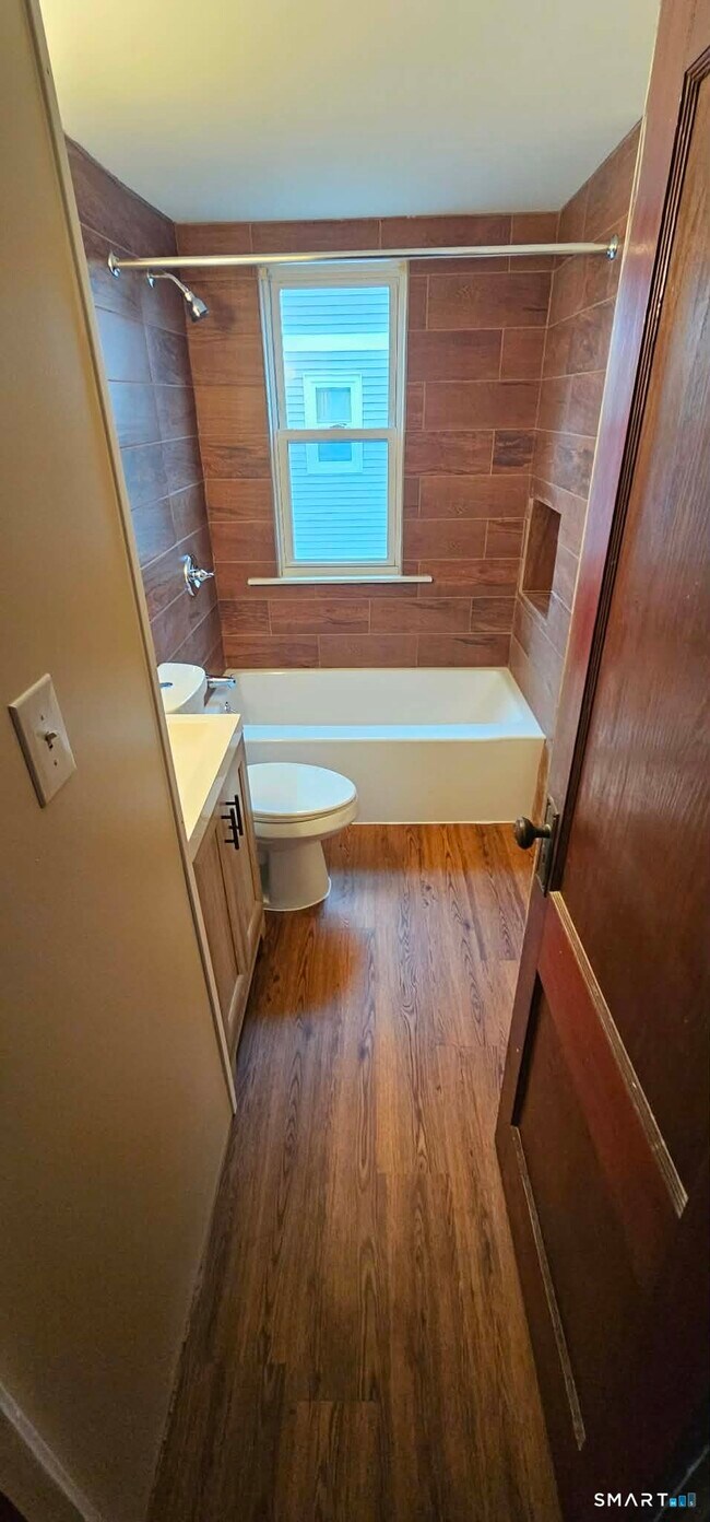 Building Photo - 63 Brooklawn St