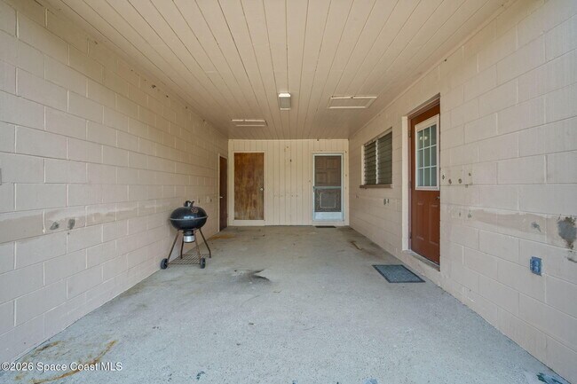 Building Photo - 6785 Riveredge Dr