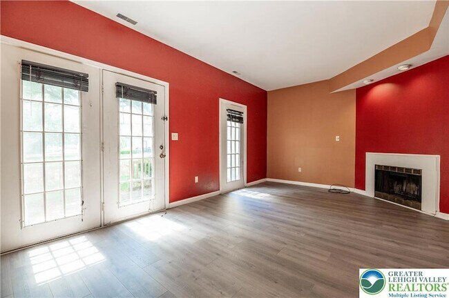 Building Photo - 109 Freedom Ct